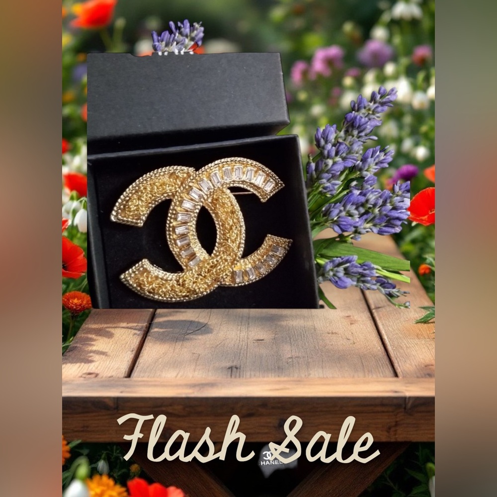 Chanel Gold Crystal Embellished Brooch Collection - Picture 4 of 4